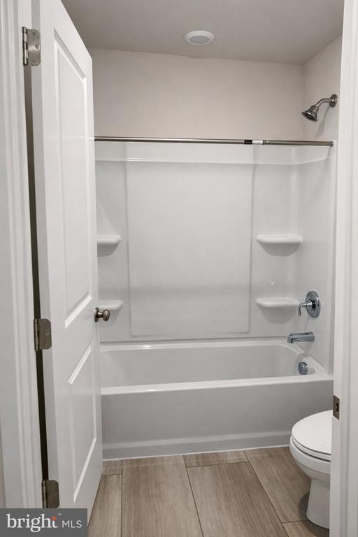 Building Photo - 735 Platinum Dr