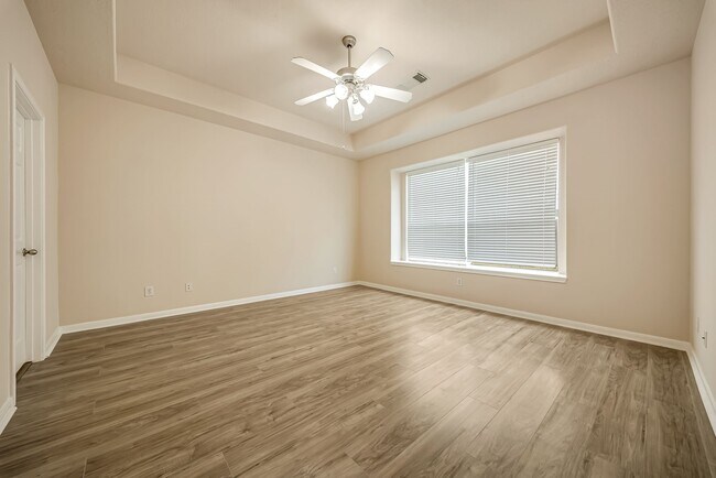 Building Photo - 18106 Linden Forest Ln