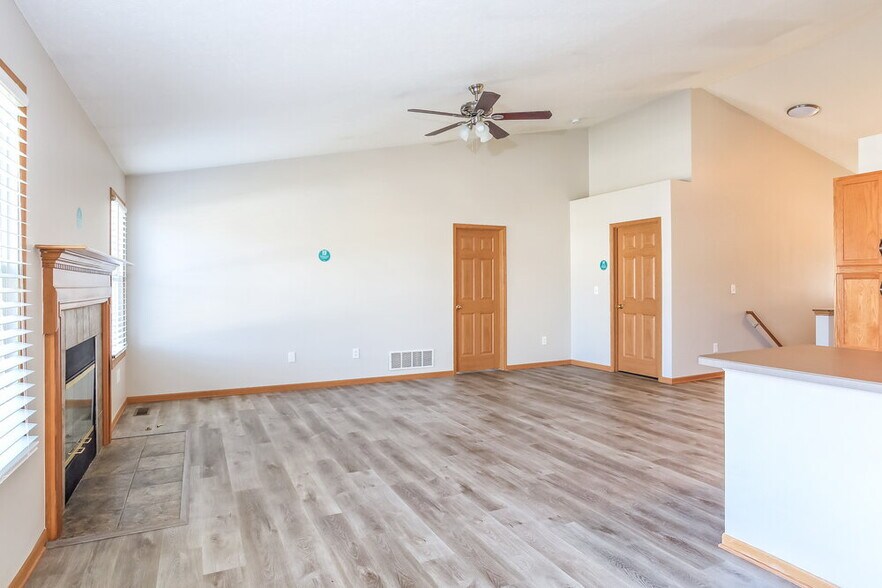 Building Photo - 5924 Westbank Dr