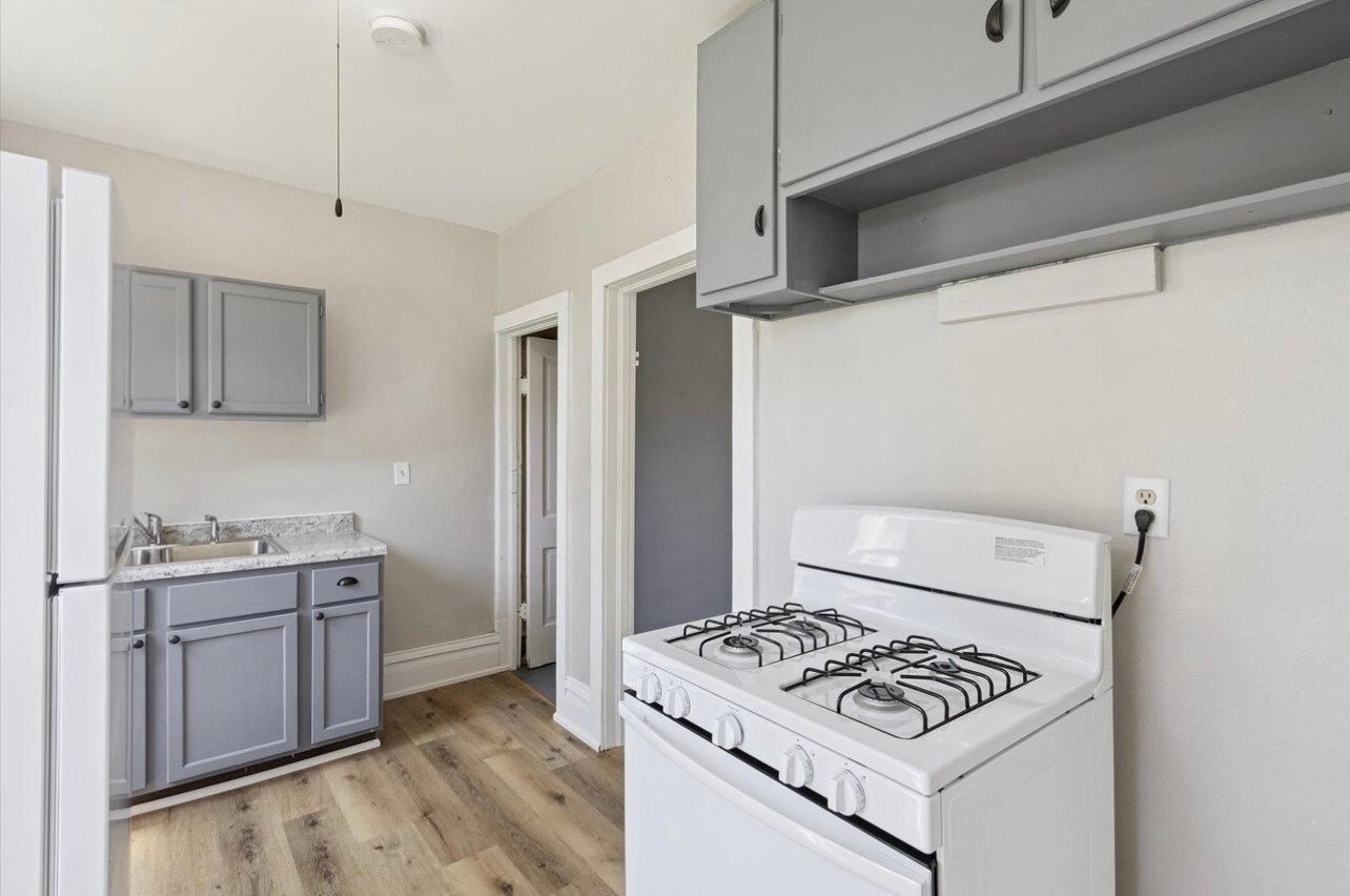 Building Photo - 1115 Laurel Ave