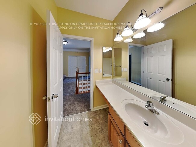 Building Photo - 10124 Rivendell Ln