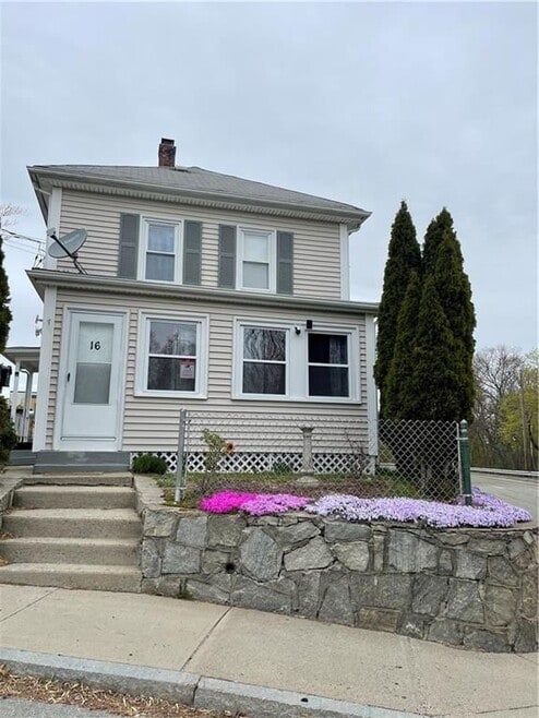 Building Photo - 16 Grove St