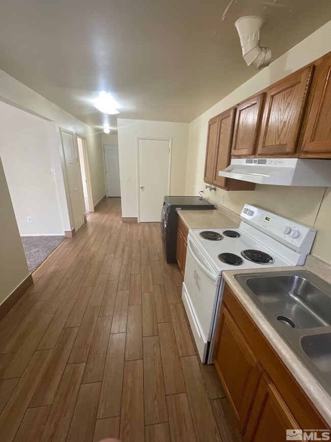 Building Photo - 854 G St