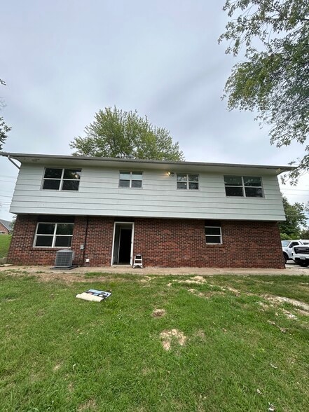 Back - 1675 Crystal Heights Rd