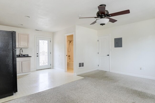 Building Photo - 3097 Forbes Ave