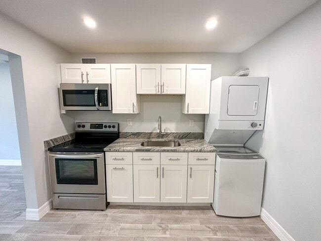 Building Photo - 1319 Douglass Ave