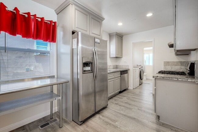 Building Photo - La Mesa Living at Its Best – Spacious Home w/Solar, Central Air Conditioning & Laundry