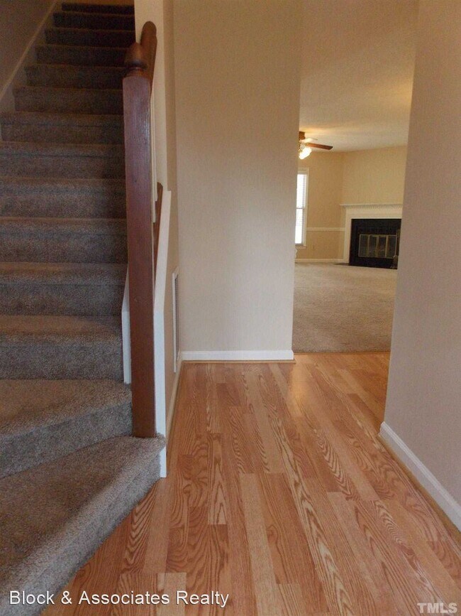 3 br, 2.5 bath House 120 Greenmont Lane 120 Greenmont Ln Cary NC