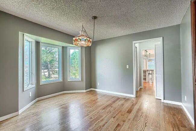 Building Photo - August 2026 Lakewood 5 Bedroom 2.5 Bathroom House with HUGE Backyard