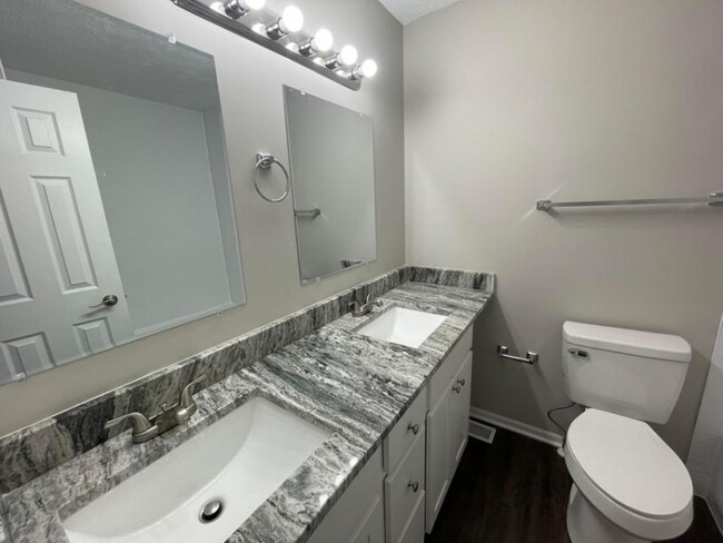 Building Photo - 6018 Brice Park Dr