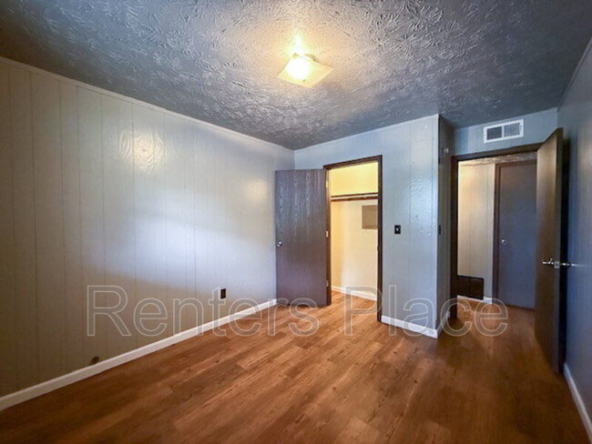 Building Photo - 812 S Adair St