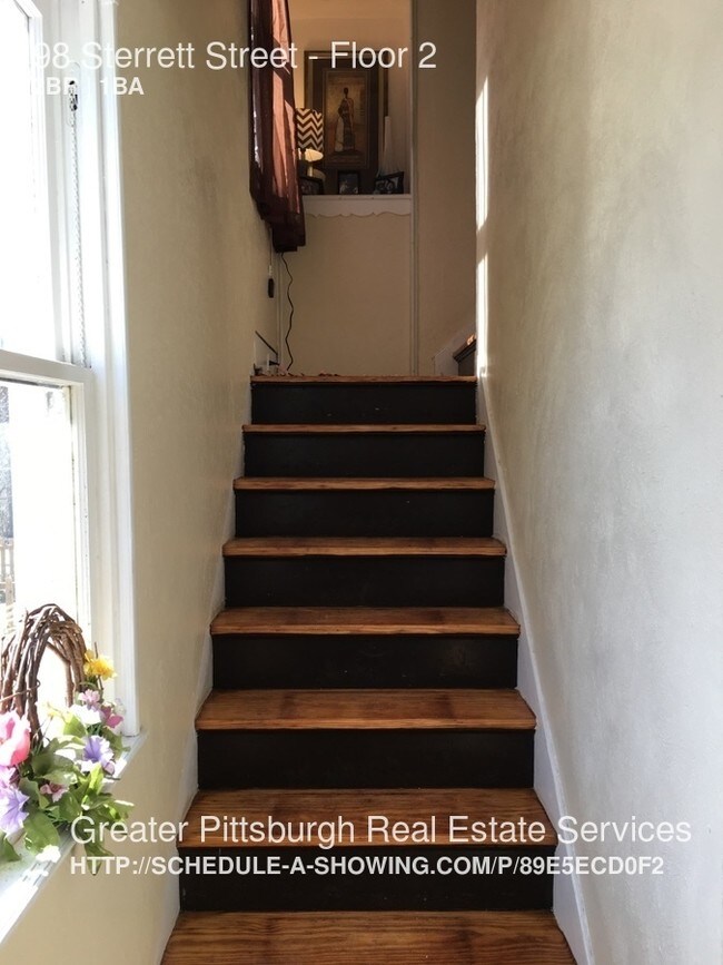 Building Photo - 98 Sterrett St
