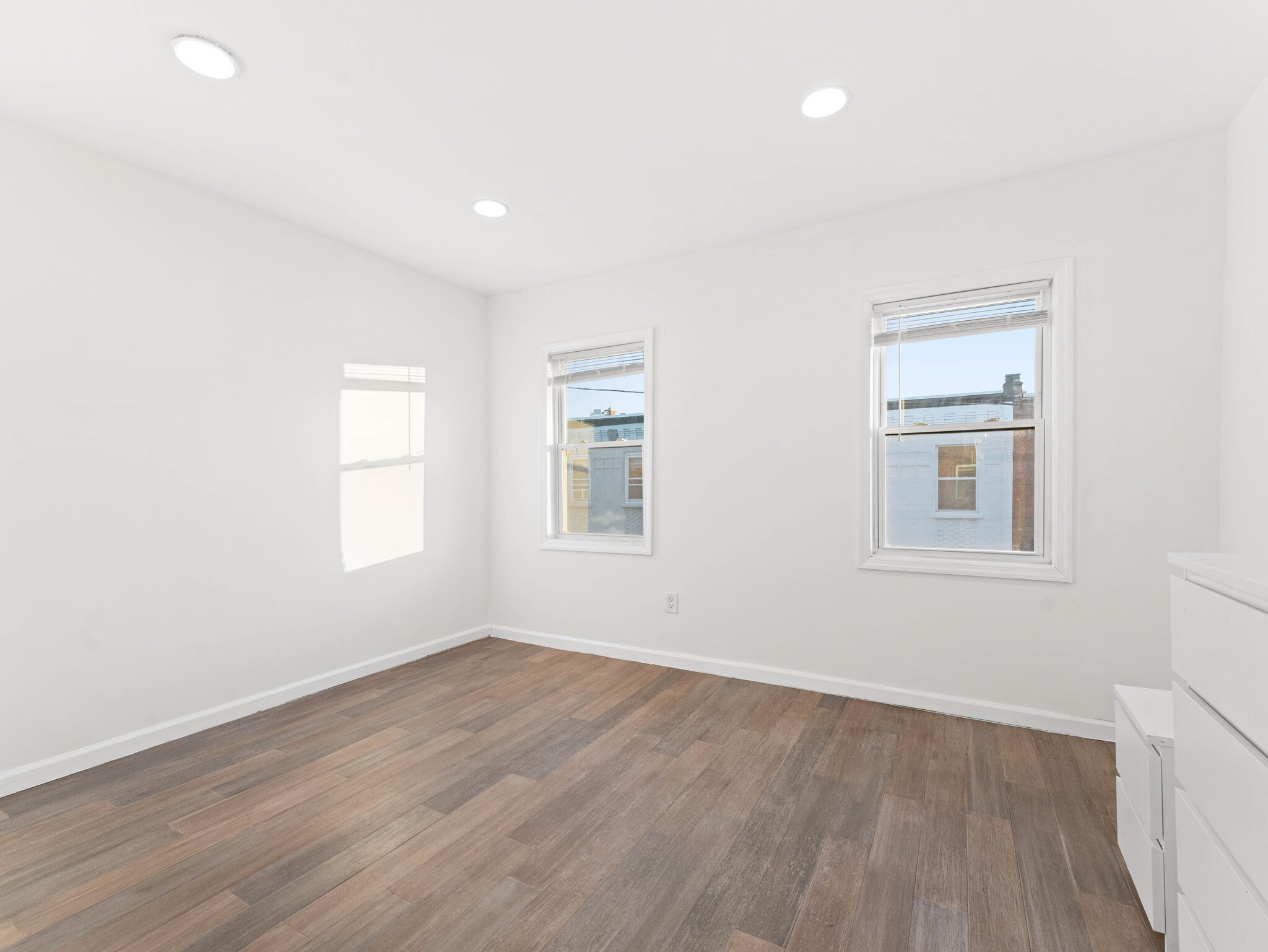 Building Photo - 2443 Nicholas St