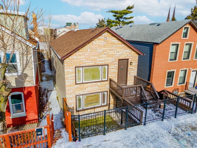 Primary Photo - 2226 W 24th St