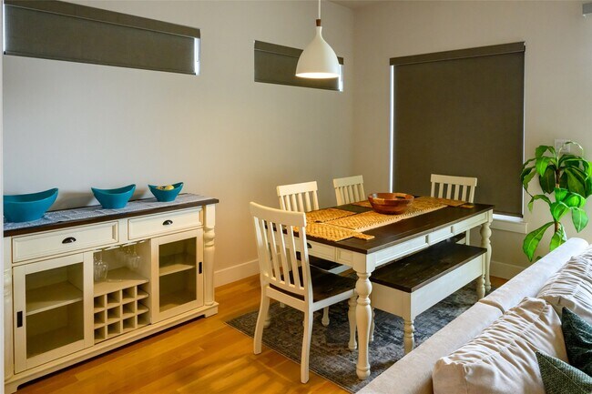 Building Photo - 4618 Nichols St