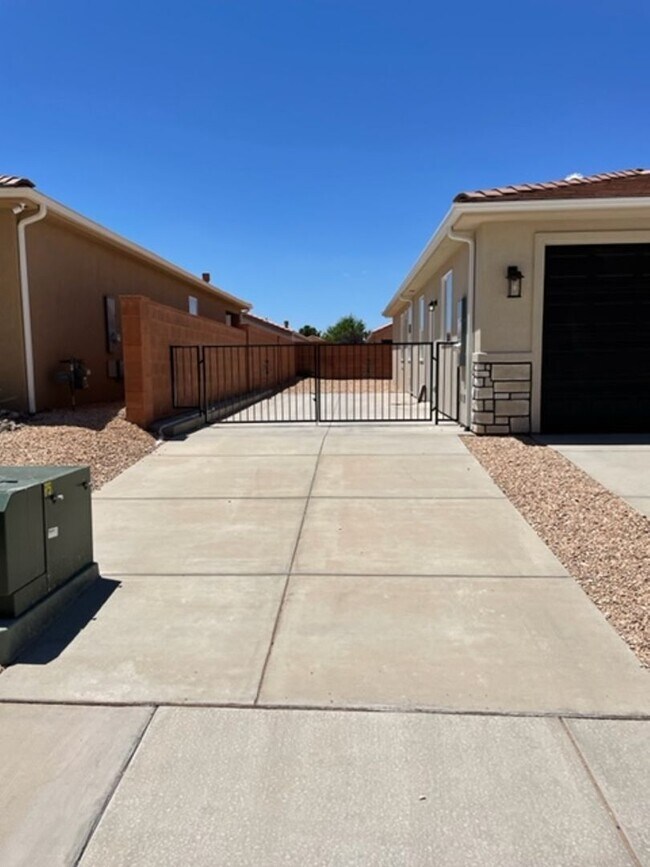 Building Photo - 2446 S 630 W