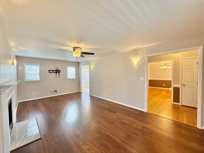 Building Photo - Charming 3BD, 2.5BA Willow Spring Home on a Corner Lot with a 2-Car Garage and a Large Fenced Bac...