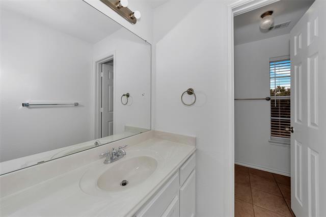 Building Photo - 9872 Bradford Grove Dr