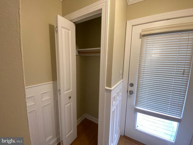 Building Photo - 99 Chatham Ct