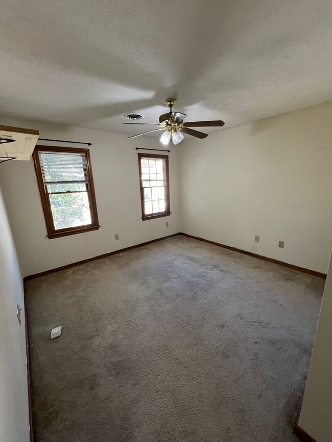 Building Photo - 6165 Stockade Dr