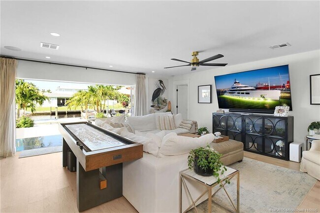 Building Photo - 1425 SW Egret Way