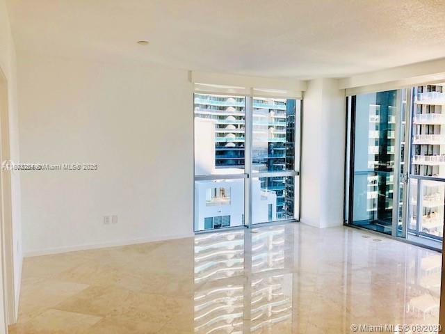 Building Photo - 1060 Brickell Ave