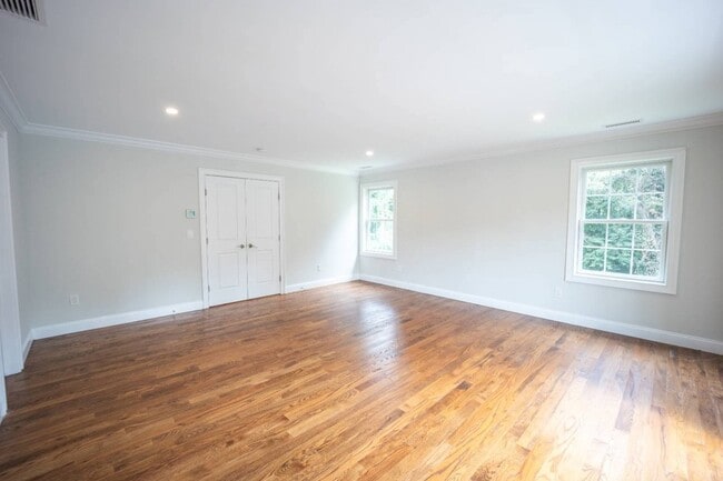 Building Photo - 1 Kewanee Rd