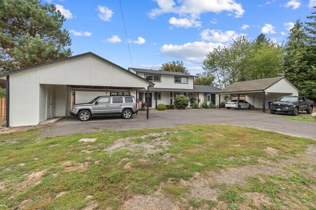 Building Photo - 325 N 29th Ave