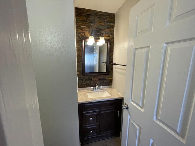 Building Photo - 1303 Darlene Way