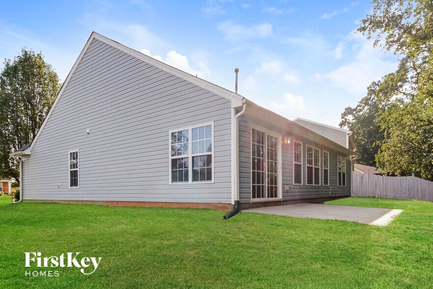 Building Photo - 227 Julian Pond Ln