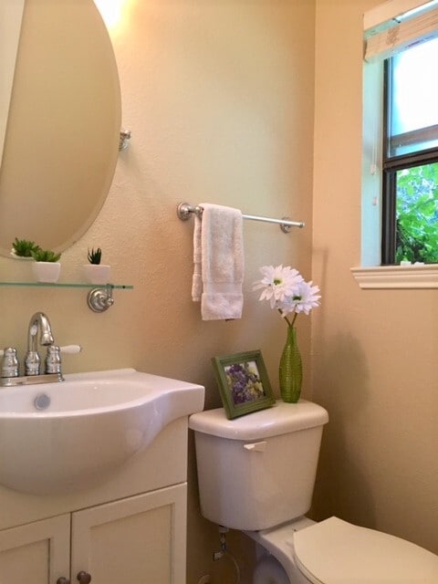 Half bath down off living area - 9810 Lake Ridge Dr