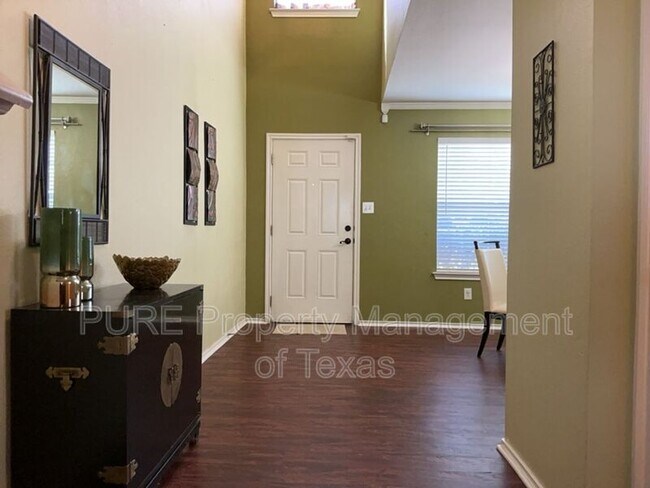 Building Photo - 108 Covey Ln