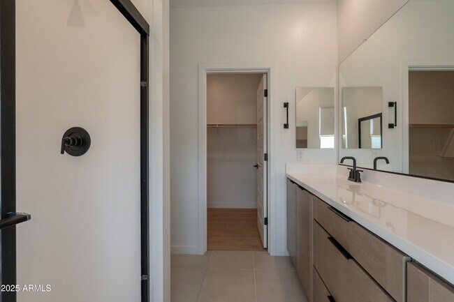 Building Photo - 4831 S Molly