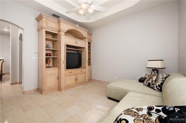 Building Photo - 27 N "E" St