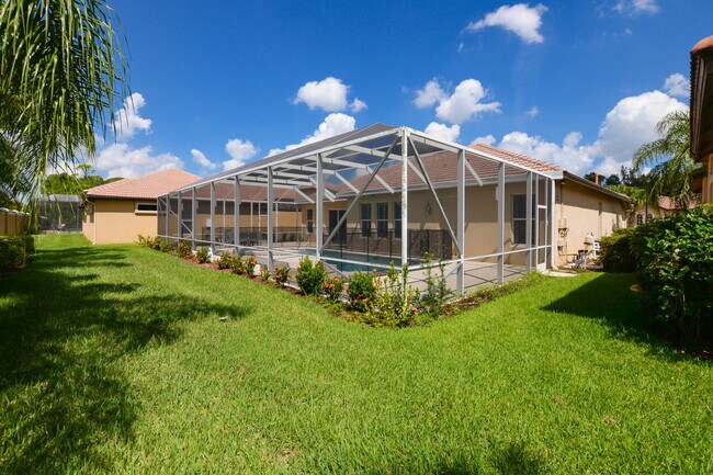 Building Photo - 833 SW Grand Reserve Blvd