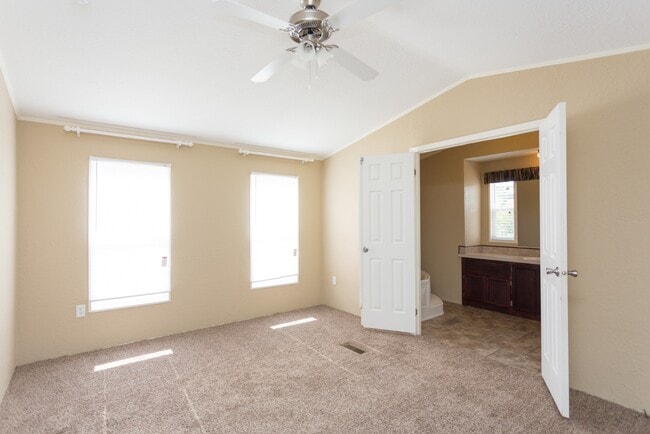 Building Photo - 15818 Country Way