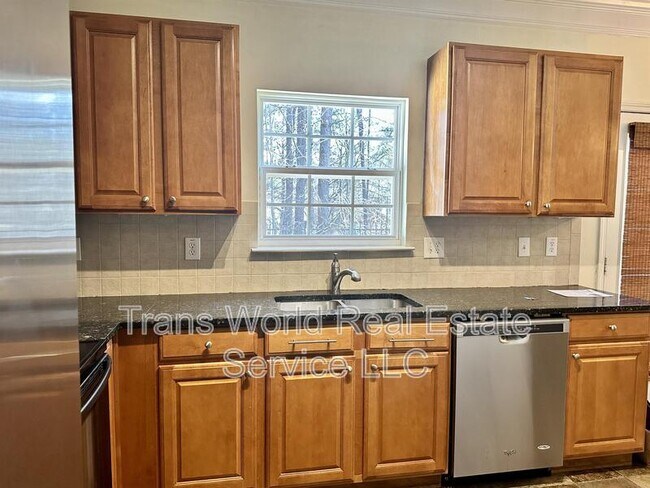 Building Photo - 9821 Alger Trce