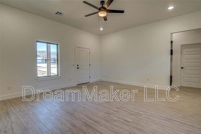 Building Photo - 138 Trimble Dr
