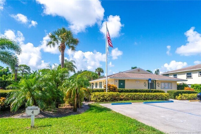 Building Photo - 2950 SE Ocean Blvd