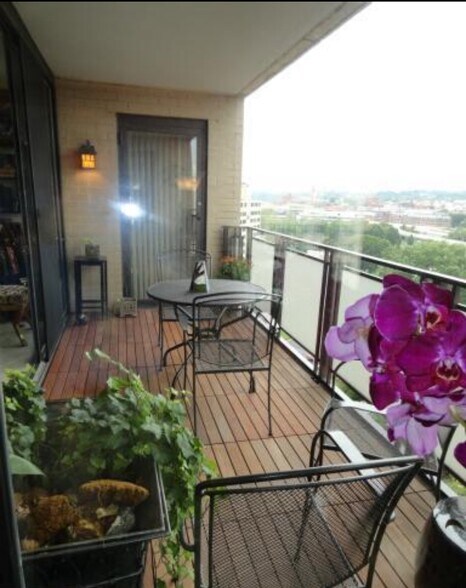 Balcony - 800 25th St NW