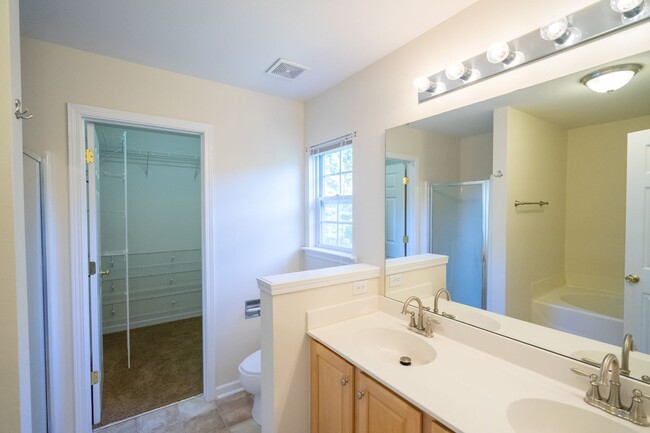 Building Photo - Pet-Friendly! Ballantyne/Blakeney, 4 bedro...