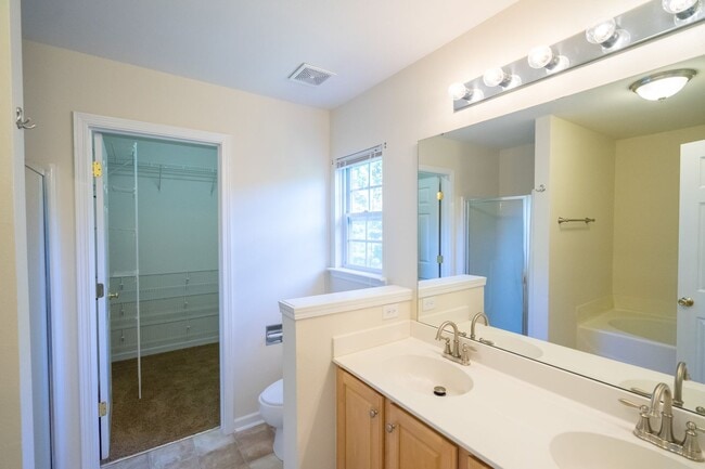 Building Photo - Pet-Friendly! Ballantyne/Blakeney, 4 bedroom-2.5 bath home on beautiful cul-de-sac lot