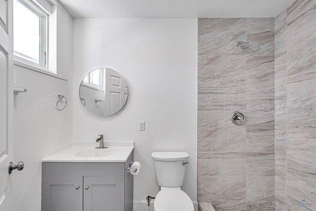 Building Photo - 1607 Butternut Ln