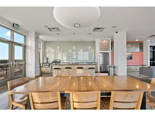 Building Photo - 2929 Chicago Ave