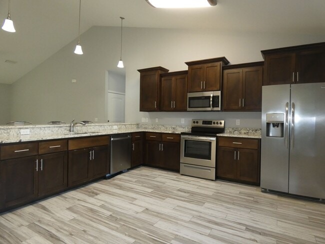 Building Photo - Spacious 3-Bedroom Home - Half Acre Lot