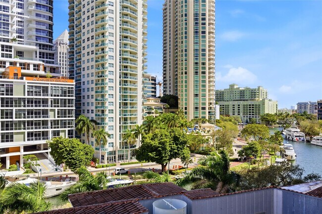 Building Photo - 511 SE 5 Ave