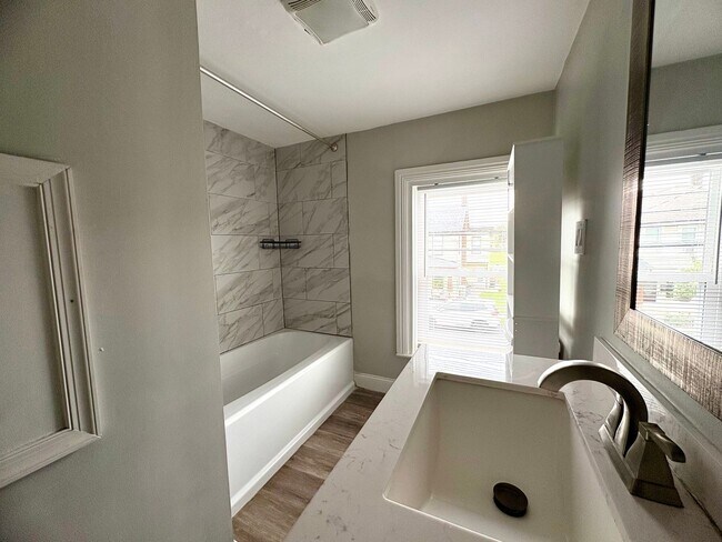Building Photo - 3 Bedroom House Available in Hershey!