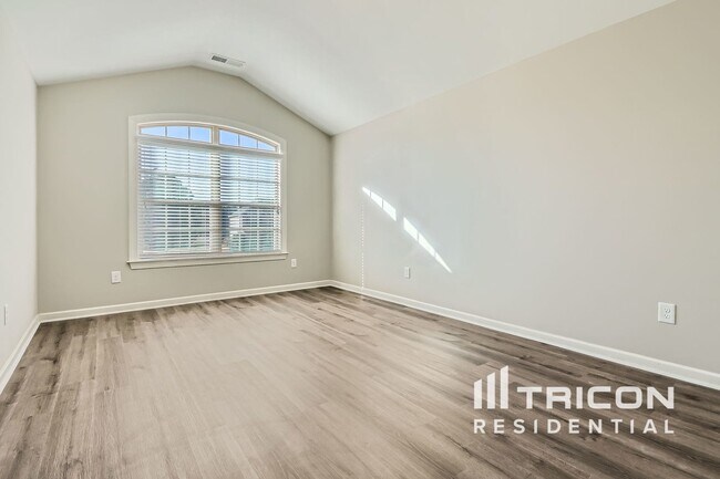 Building Photo - 273 Enfield Ln