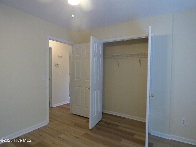 Building Photo - 408 Spring Hill Loop
