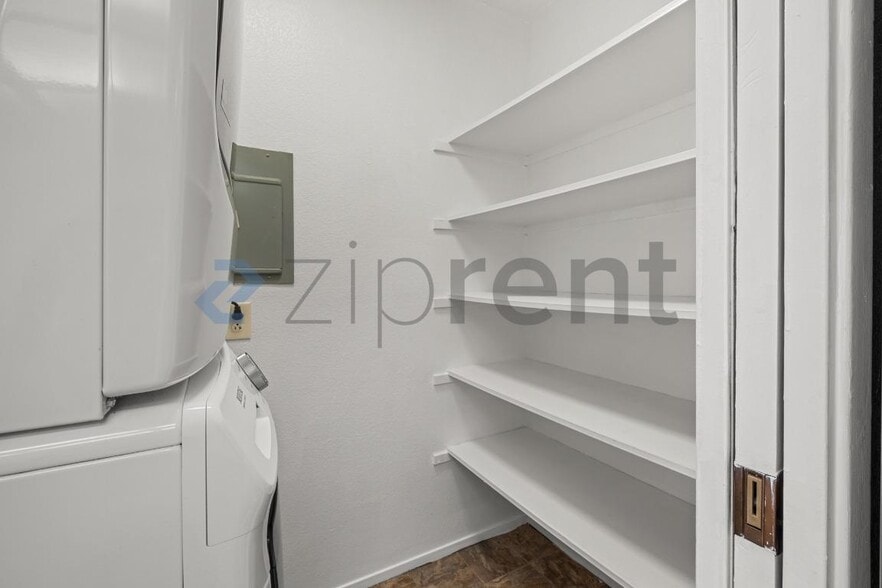 Building Photo - 3841 Milton Terrace